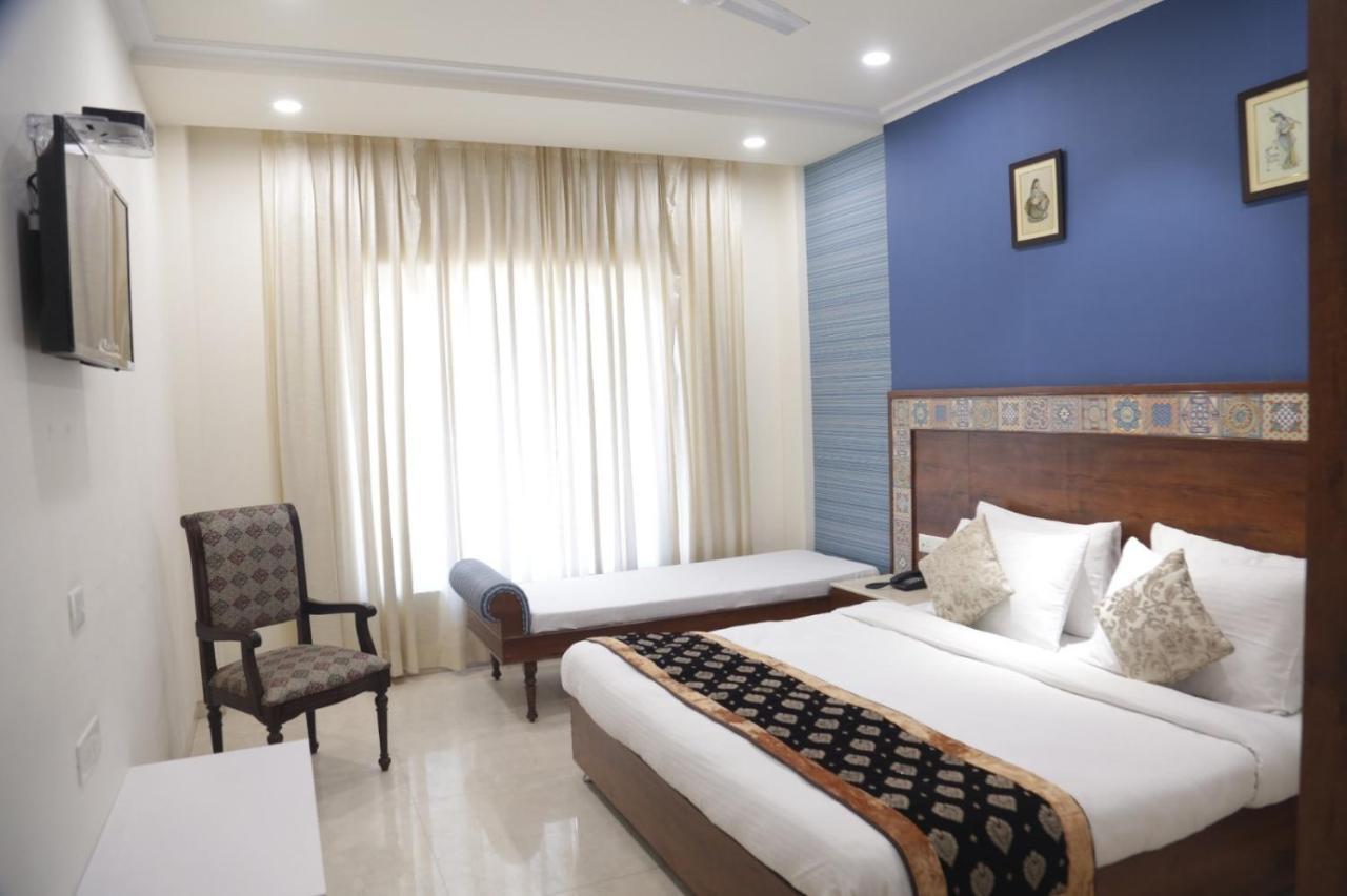 Executive Club Otel Bareilly Dış mekan fotoğraf