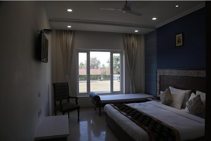 Executive Club Otel Bareilly Dış mekan fotoğraf